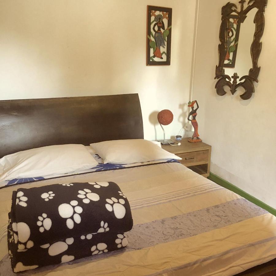 Hostal Estrella De Agua 萨兰托 外观 照片