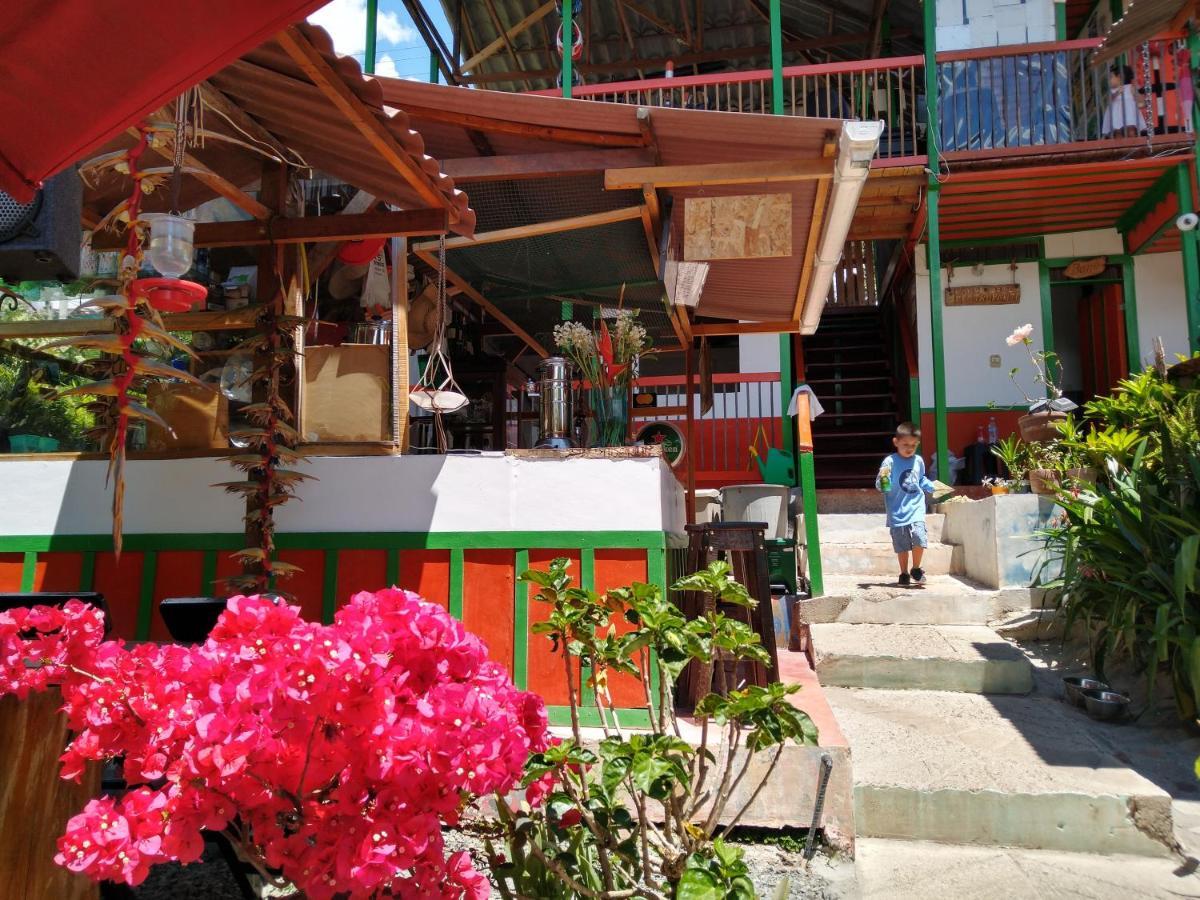 Hostal Estrella De Agua 萨兰托 外观 照片